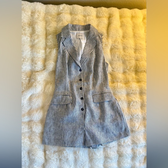 Reformation Leila Linen Romper In Vineyard, brand new, never worn, No flaws. - Picture 9 of 14